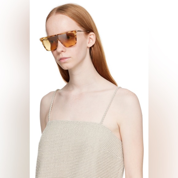 VICTORIA BECKHAM
Tortoiseshell Shield Sunglasses blonde Havana main image 6